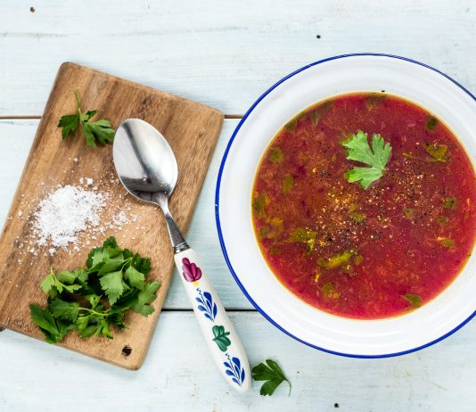 Ciorbă de lobodă: Rețetă tradițională de vară pentru o ciorbă sănătoasă și delicioasă