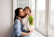 La multi ani, mama! Mesaje emotionante pentru ziua mamei tale