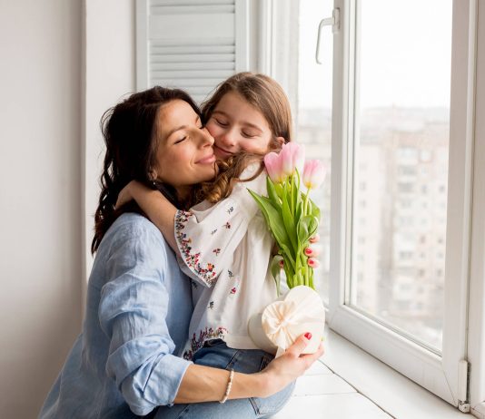 La multi ani, mama! Mesaje emotionante pentru ziua mamei tale