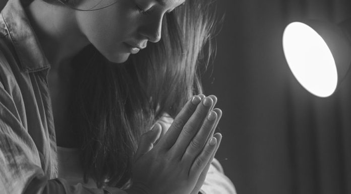 Rugăciunea de miercuri: semnificații și tradiții religioase