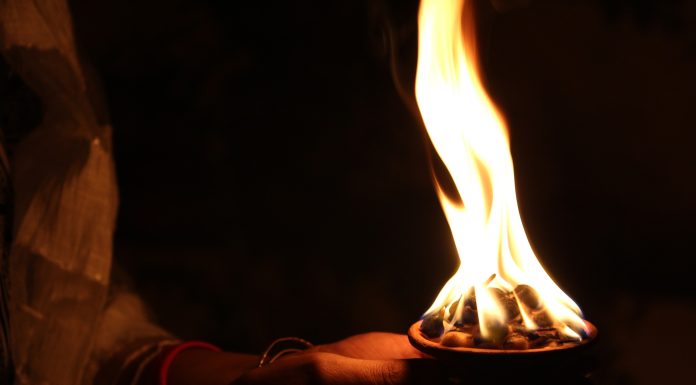 Rugăciunea de seară: Cum să-ți închei ziua în liniște și pace interioară