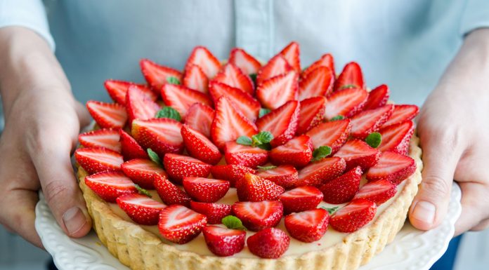Tarta cu căpșuni: Cele mai bune rețete și sfaturi pentru a prepara cea mai delicioasă și aspectuoasă tartă cu căpșuni